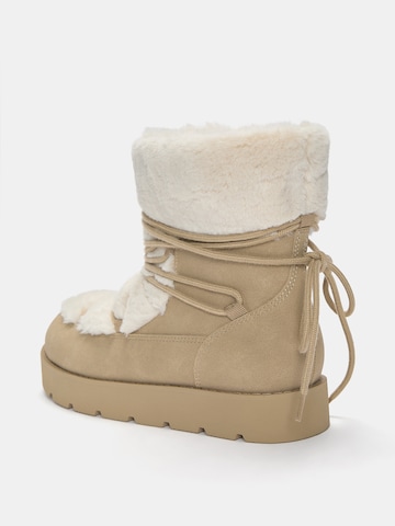 Pull&Bear Snow Boots in Beige