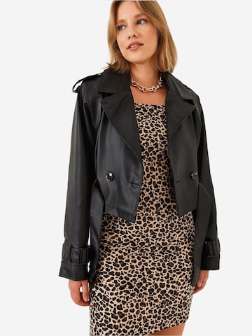 Cappotto di mezza stagione di Bianco Lucci in nero