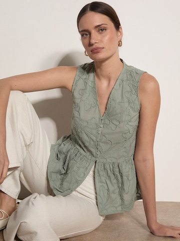 Chemisier Apricot en vert