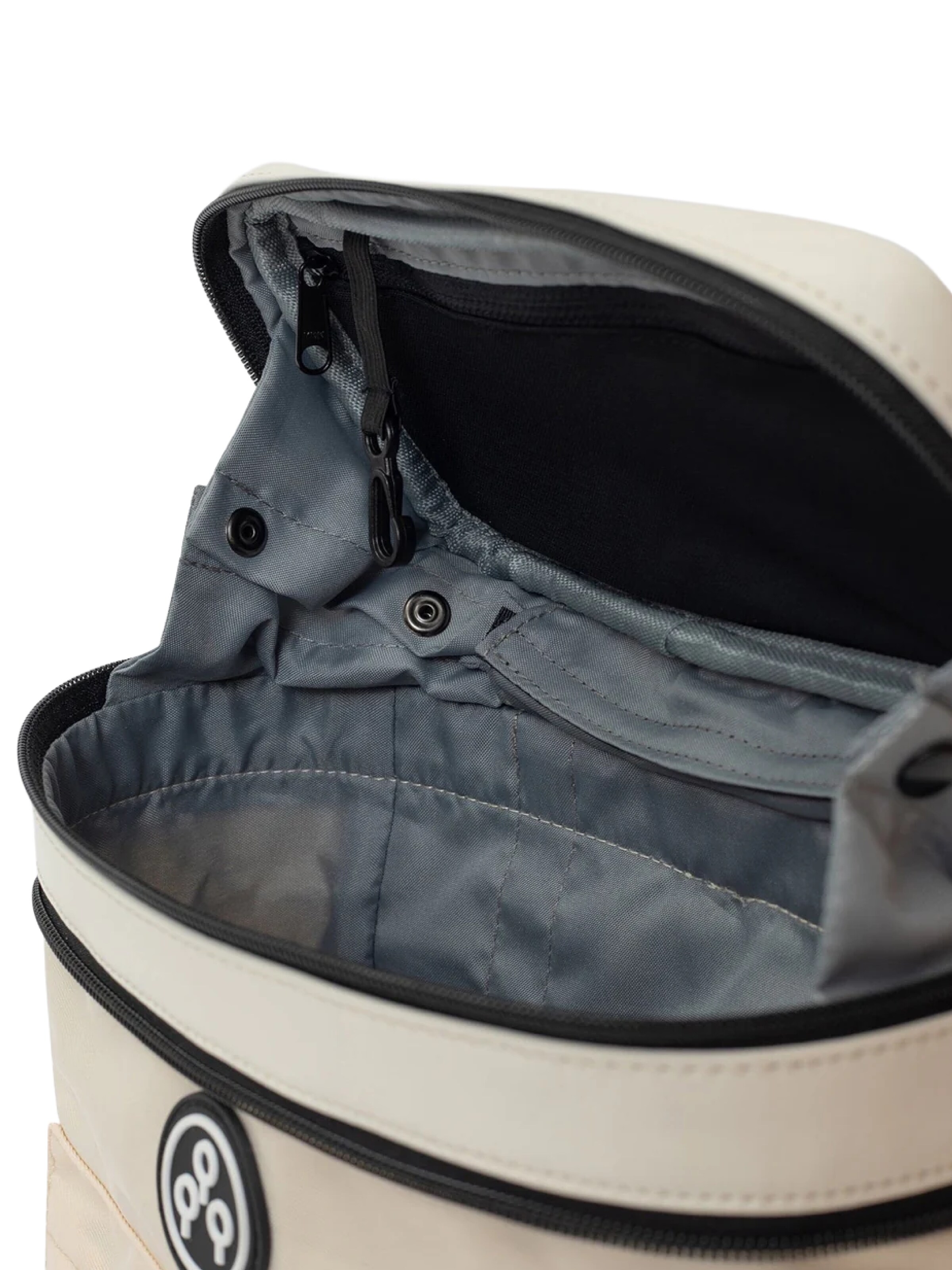 KIWEE Axelremsväska 'Sandwich Mini' i vit