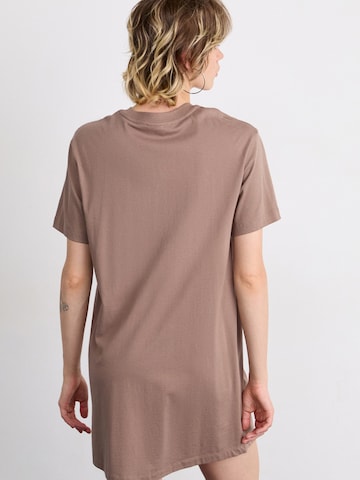 Nike Sportswear Šaty 'ESSNTL' - Hnedá: zadná strana