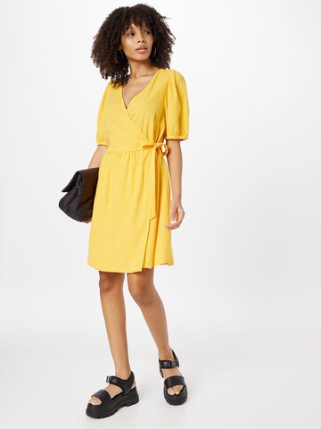 Robe 'JESMILO' VERO MODA en jaune