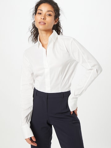 BOSS Black - Blusa 'Bashina' en blanco: frente