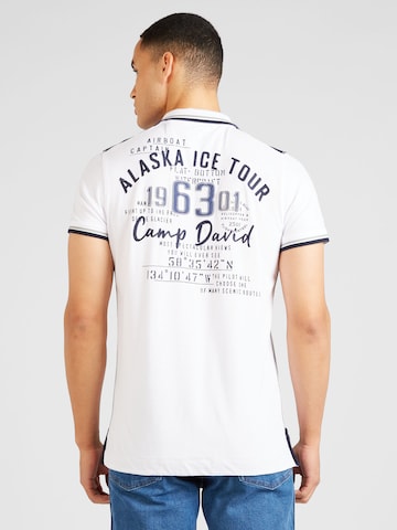 CAMP DAVID Тениска 'Alaska Ice Tour' в бяло