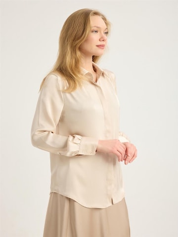 HOME STORE Klederdracht shirt in Beige
