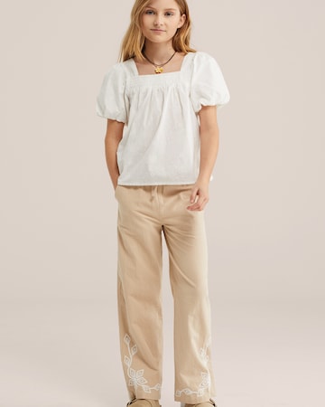 Regular Pantaloni de la WE Fashion pe bej