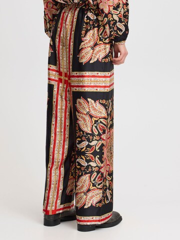 Wide leg Pantaloni ' BRIGITTE  ' di ICHI in colori misti