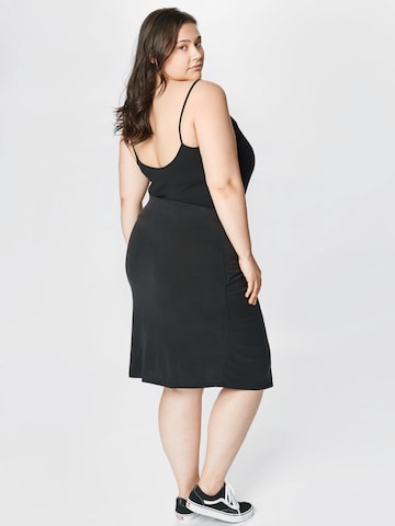 ABOUT YOU Curvy Rok 'Tara' in Zwart