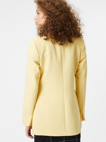 Warehouse - Blazer em amarelo