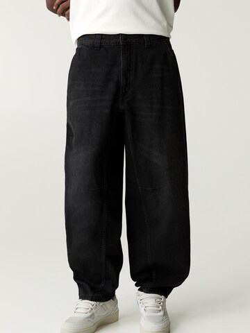 Pull&Bear Baggy Farkut värissä musta: etupuoli