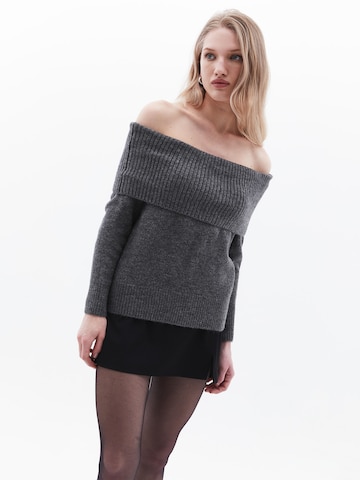 Pull-over OXXO en gris : devant