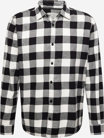 QS Regular fit Button Up Shirt in Black: front