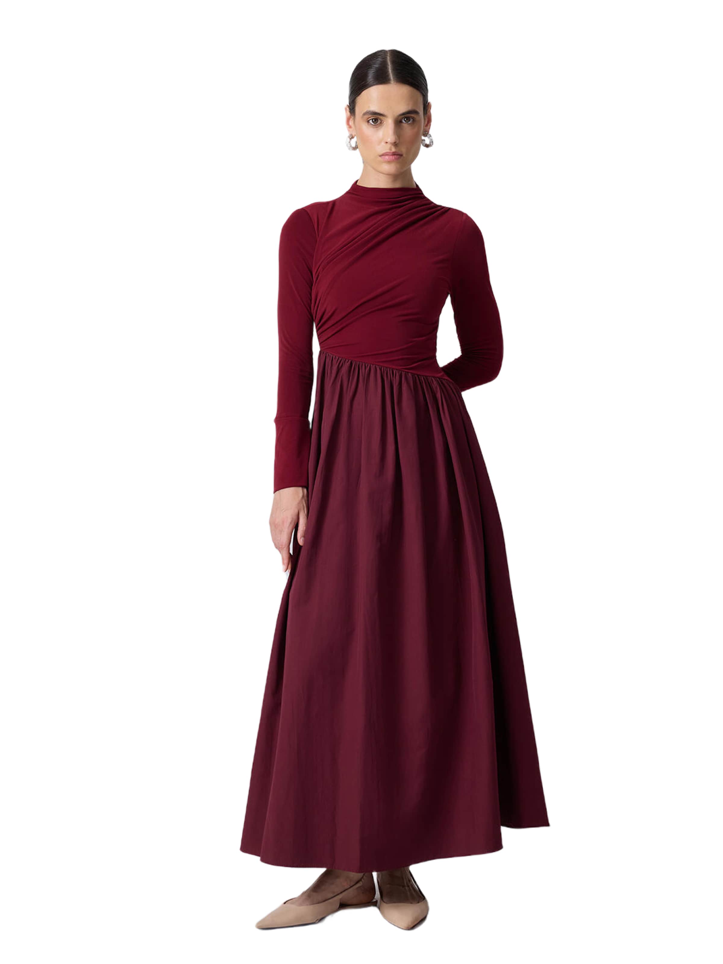 Robe Touche Prive en rouge : devant