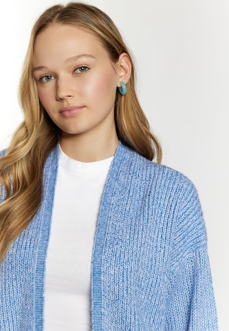 Geacă tricotată 'Blonda' de la MYMO pe albastru