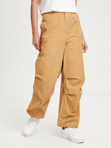 Cross Jeans Tapered Pants ' C 4807 ' in Brown: front