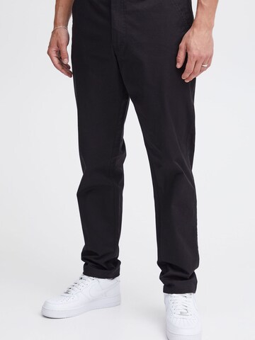 Loosefit Pantalon chino ' Joe ' !Solid en noir : devant