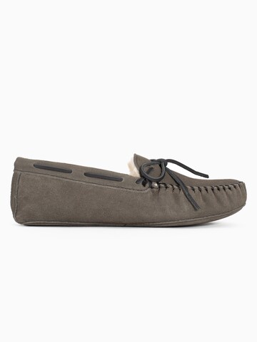 Mocassin Minnetonka en gris