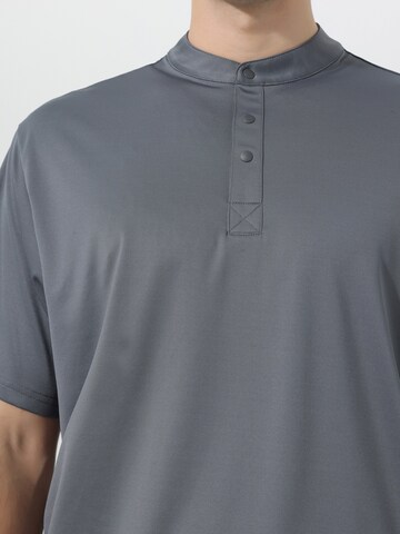 YOUTHUP Shirt 'Leibfrei' in Grey