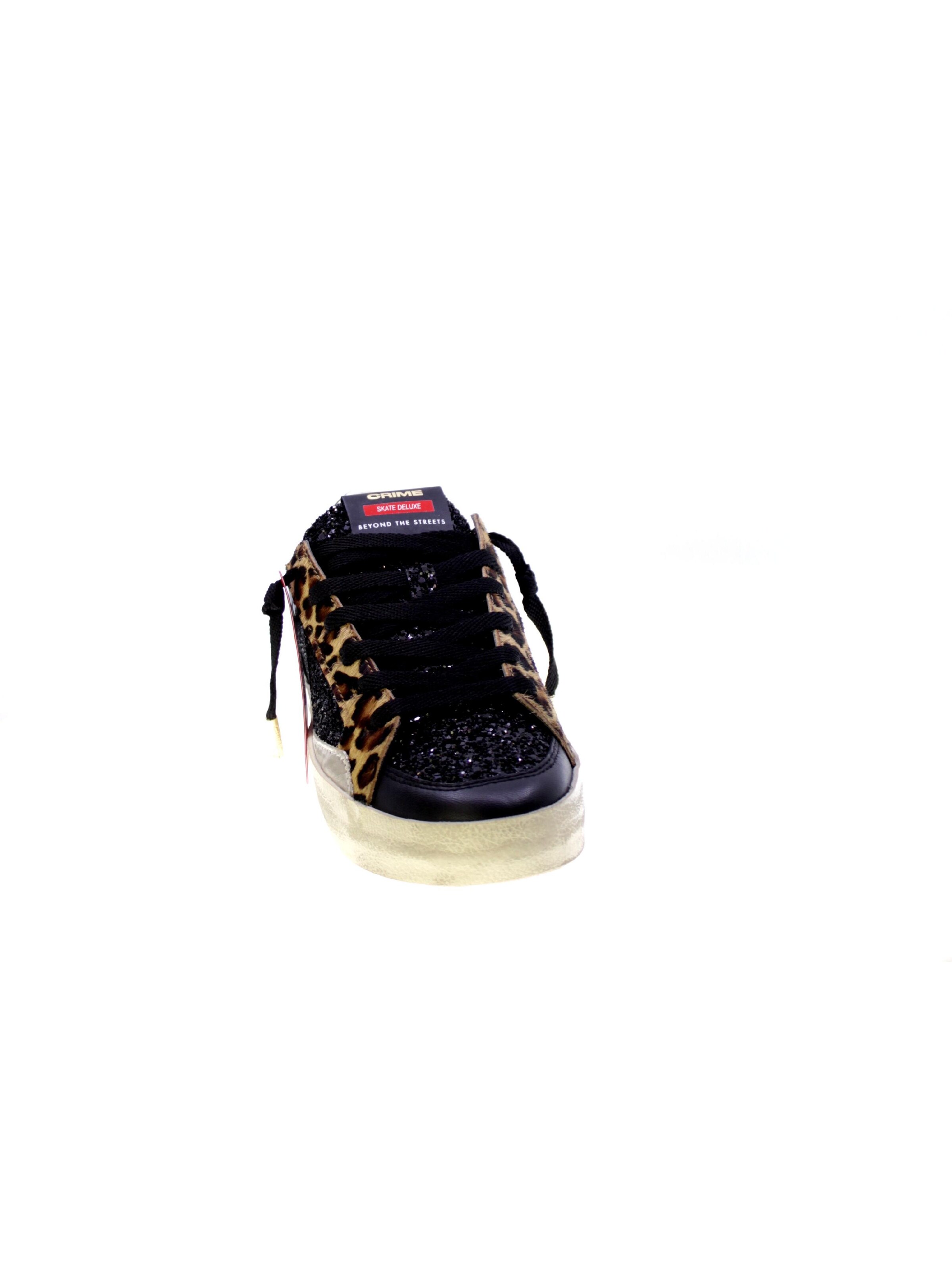 Sneaker bassa di Crime London in nero
