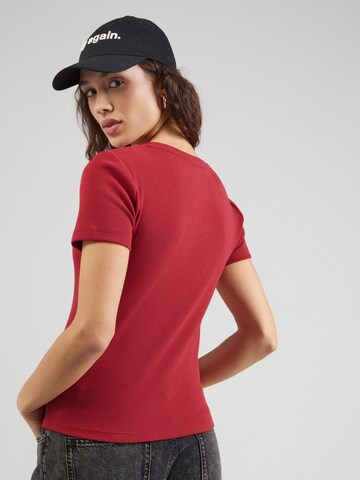 GAP Футболка в Красный