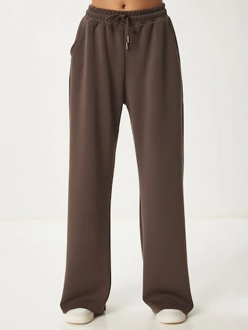 Wide leg Pantaloni di Happiness İstanbul in marrone: frontale