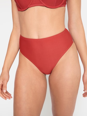 LSCN by LASCANA Bikini nadrágok 'Gina' - piros: elől