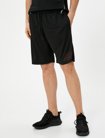 Koton Regular Hose in Schwarz: Vorderseite