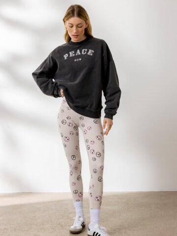 Hey Honey Sweatshirt 'Sweater Cotton' in Grijs