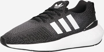 ADIDAS ORIGINALS - Zapatillas deportivas bajas 'Swift Run 22' en negro: frente