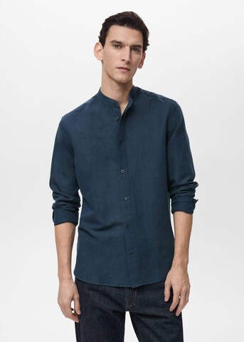 Coupe regular Chemise 'Chennai' MANGO MAN en bleu : devant