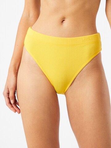 LEVI'S ® Regular Panty in Yellow: front