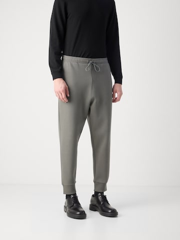 BOSS Green - Tapered Calças 'Hadiko' em cinzento: frente