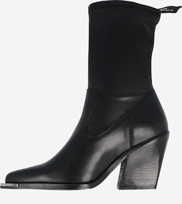 BRONX Ankle Boots in Black