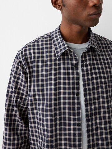 Bershka Regular fit Button Up Shirt in Blue