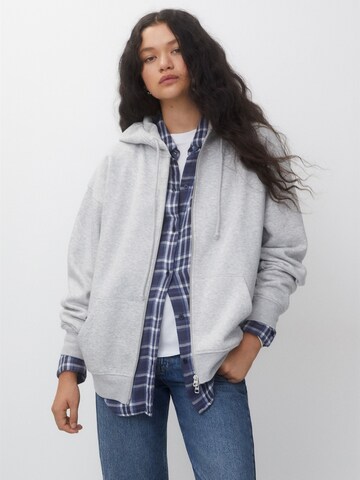 Pull&Bear Zip-Up Hoodie in Grey: front