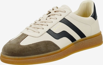 Baskets basses GANT en beige : devant