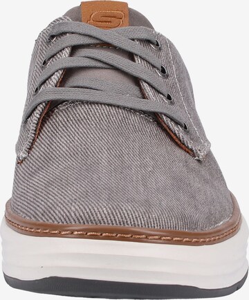 SKECHERS Sneaker in Grau