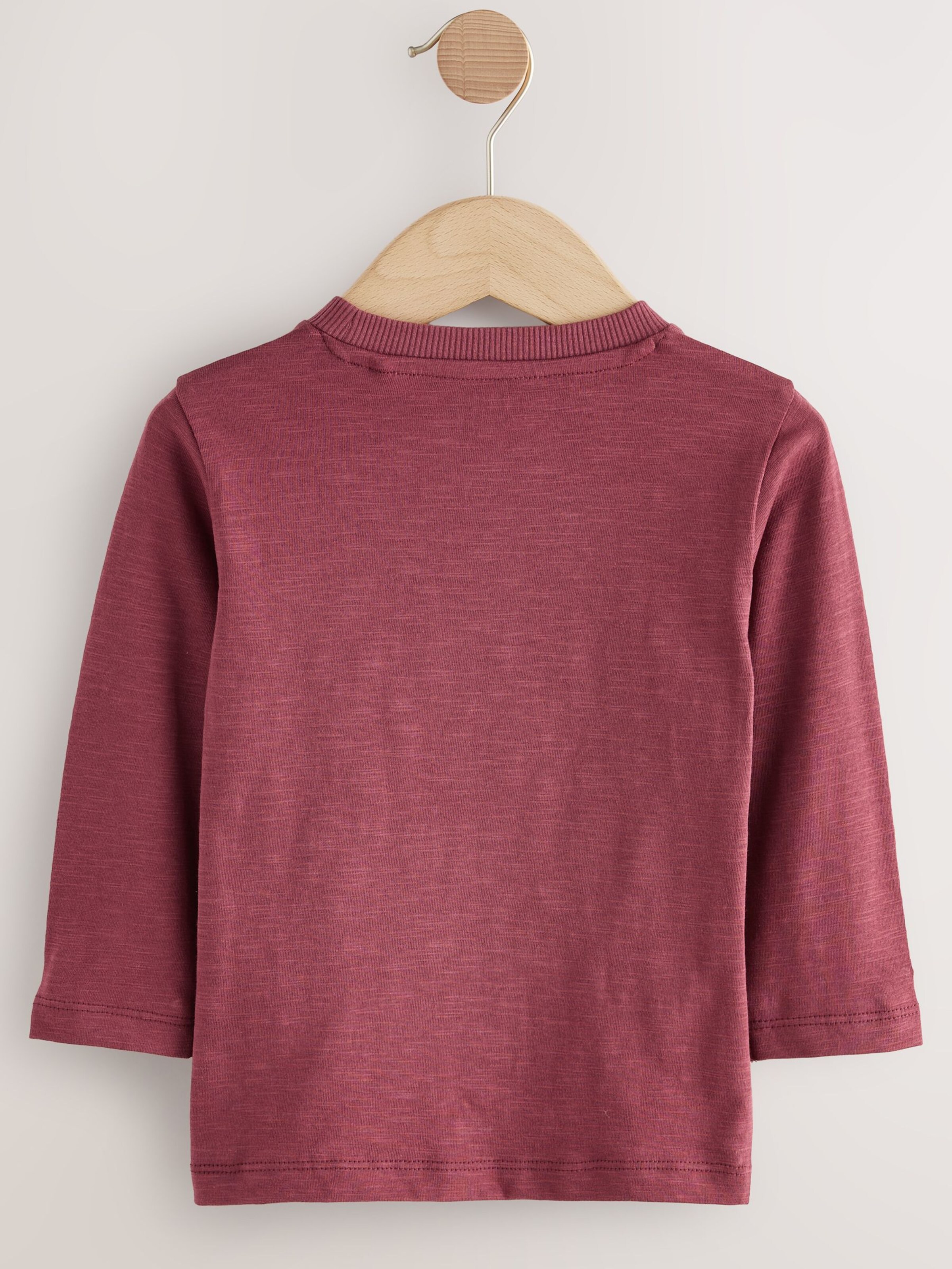 Next Тениска в червено