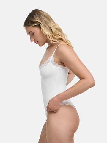 cfab (formerly creamy fabrics) - Body 'Bodysuit String mit Lace' en blanco
