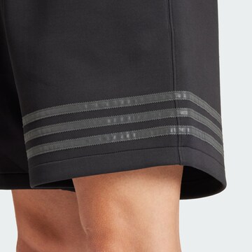 ADIDAS ORIGINALS Regular Shorts in Schwarz