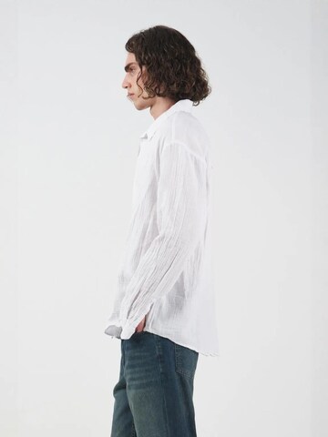 Giesto Comfort fit Button Up Shirt in White