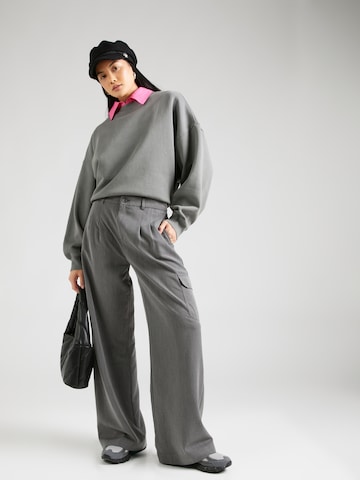 Wide Leg Pantalon cargo Gina Tricot en gris