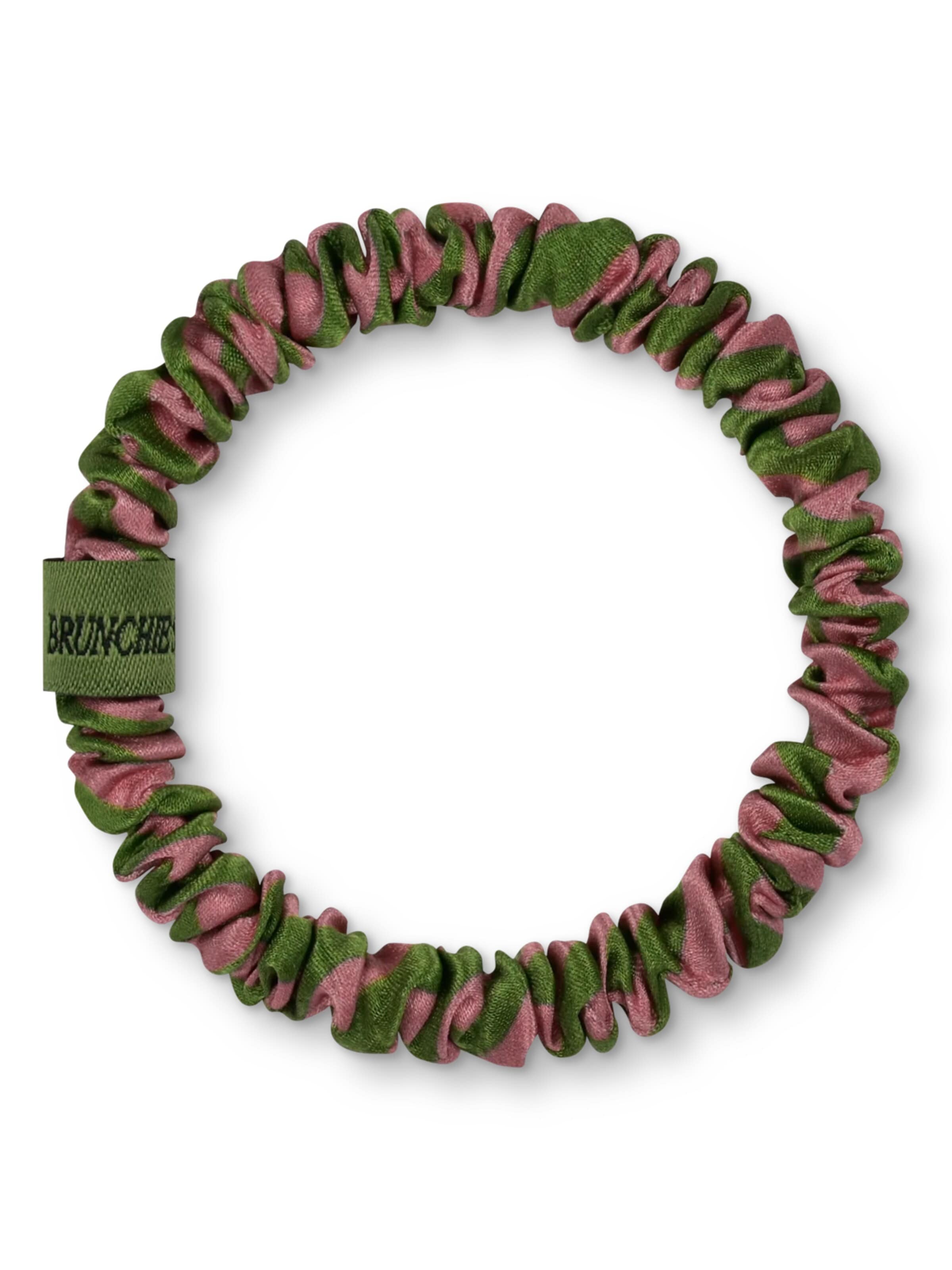 BRUNCHIES® Hair Jewelry 'Co-Creation Brunchies® x THE LOVE EDITION "Striped Love" – limitierter Seiden Scrunchie für WhatEvaLoves Fans' in Pink: front
