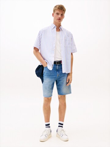 Tommy Jeans Средняя посадка Рубашка в Белый