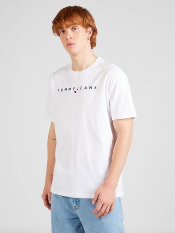 Tricou de la Tommy Jeans pe alb: față