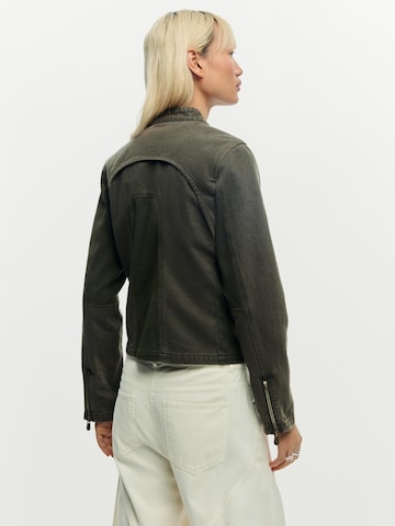 Geacă de primăvară-toamnă de la Desigual pe verde