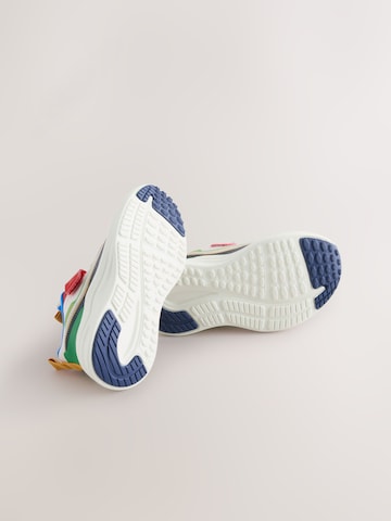 Baskets Next en blanc