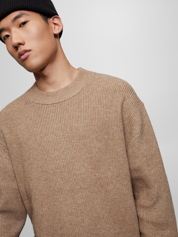 Pull&Bear Sweter w kolorze beżowy