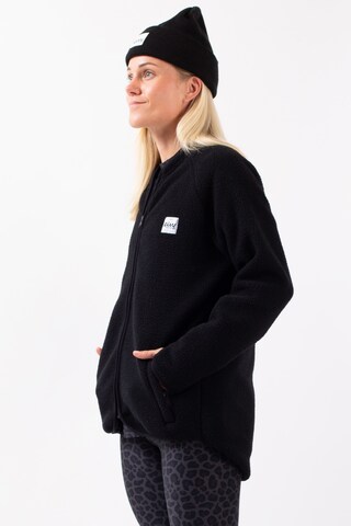 Eivy Jacke mit verlängerter Rückenpartie in Schwarz
