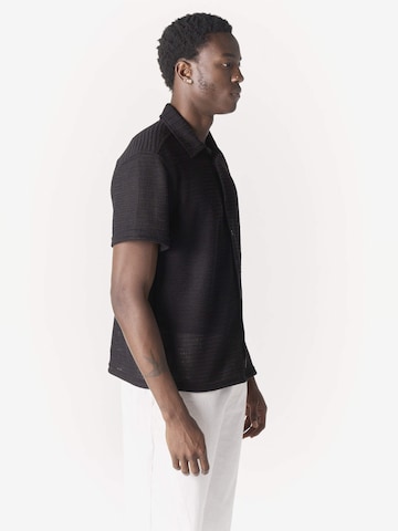 KOROSHI Kofta i svart